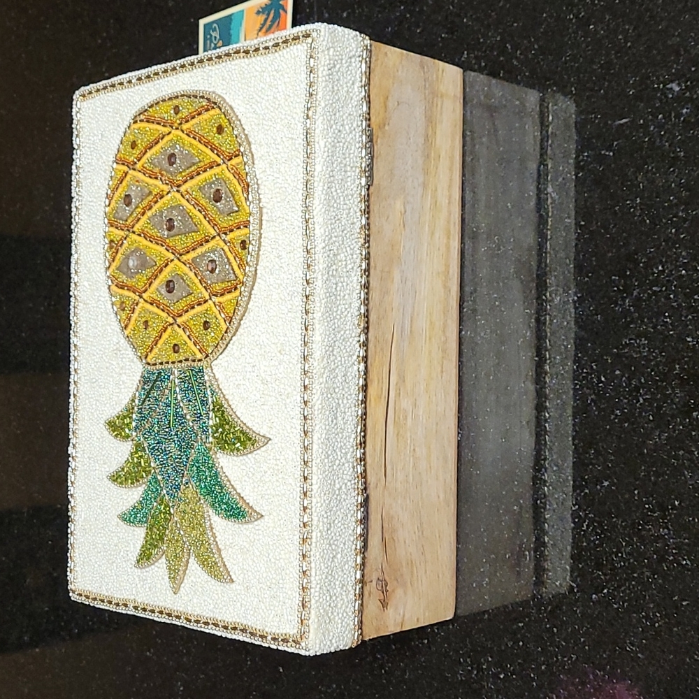 Pineapple Embellished Keepsake Box - Picture 5 of 12